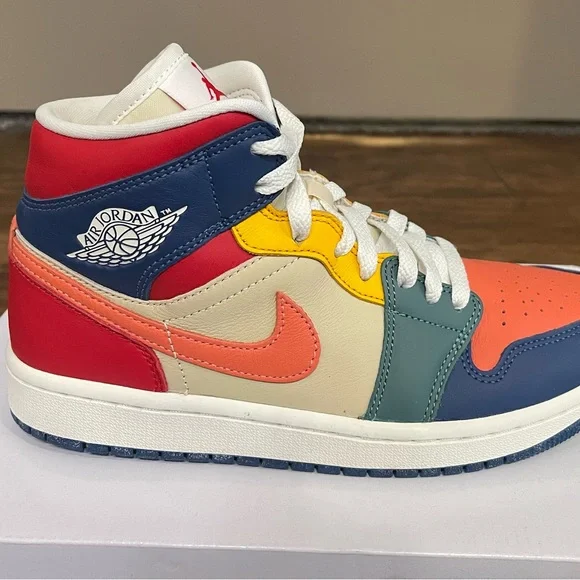 Women's Air Jordan 1 Mid SE in French Blue/Magic Ember - Picture 4 of 13